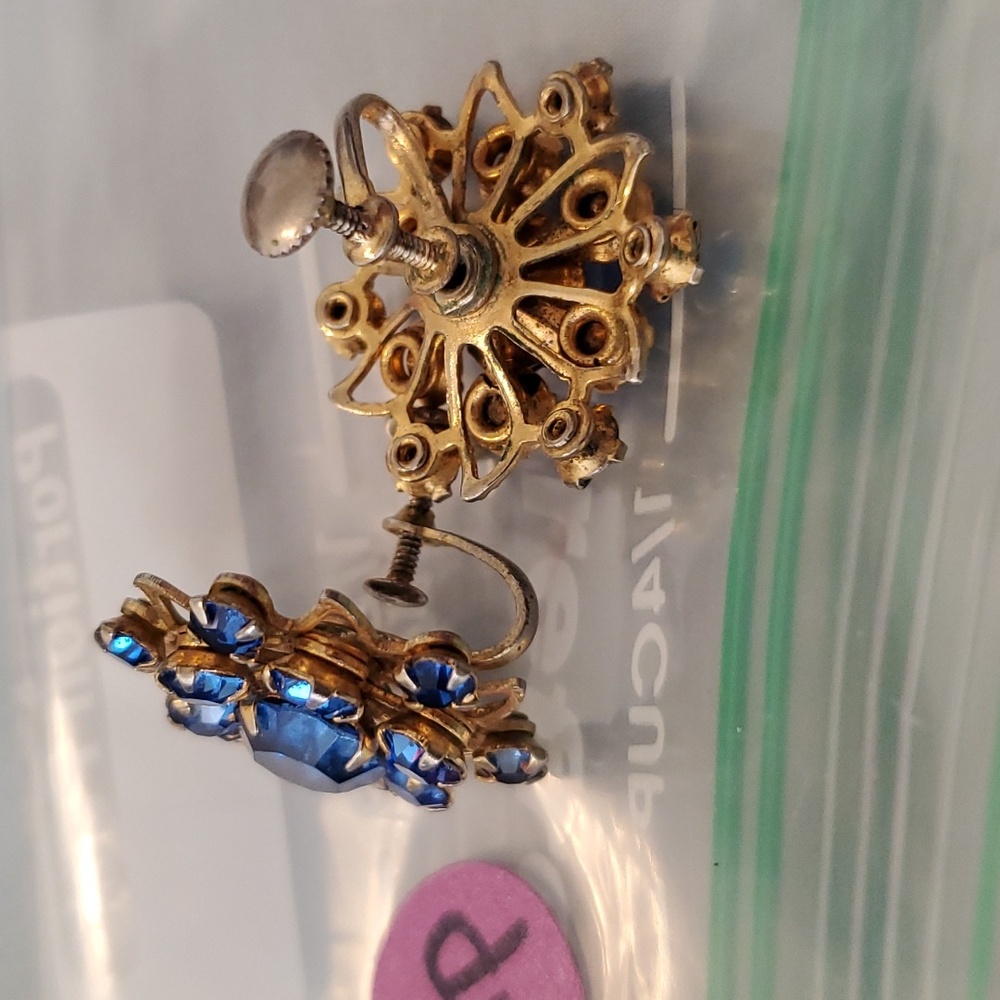 Vintage Royal Blue Screwbacks - Picture 3 of 5